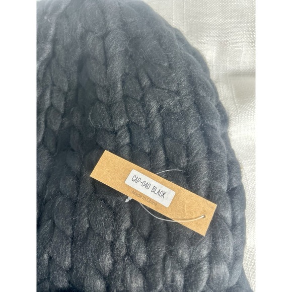 Handmade Knitting Factory Knit Cap Beanie NWT - Picture 3 of 8